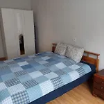 Bright Spacious Apartment With Street Parking