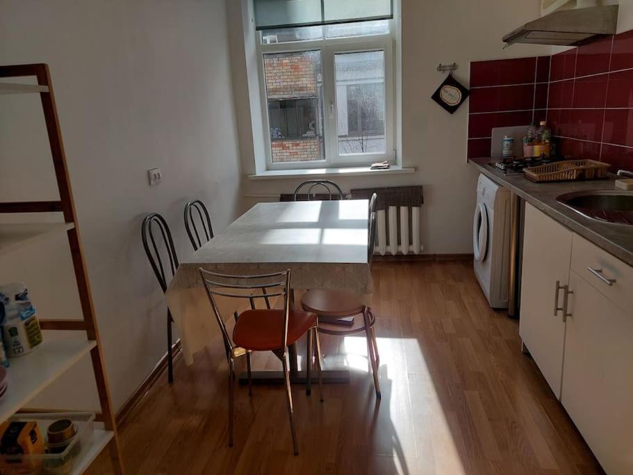 Bright Spacious With Street Parking Apartment Riga